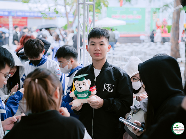 Gần 2.000 sinh viên được kết nối tại Ngày hội việc làm tỉnh Bắc Ninh năm 2025